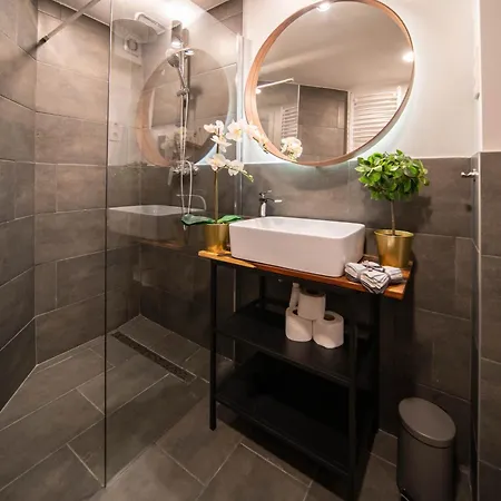 Daire Corvin Palace For Two Budapeşte